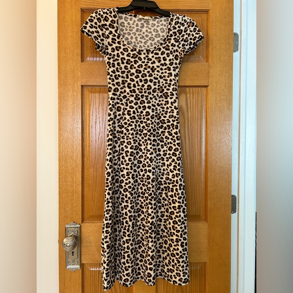 Jessica Simpson cheetah print leopard print maxi dress with slit